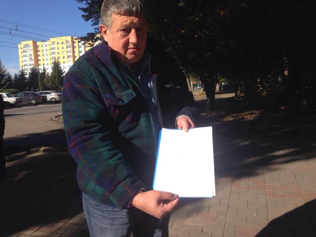 Під управлінням поліції хмельницькі активісти вимагали звільнення Семенишина. Радник Авакова заявив, що мітинг був проплачений — фото 4
