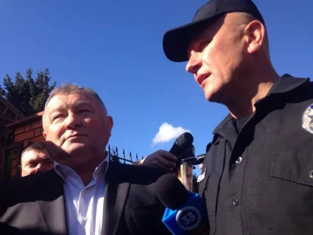Під управлінням поліції хмельницькі активісти вимагали звільнення Семенишина. Радник Авакова заявив, що мітинг був проплачений — фото 5