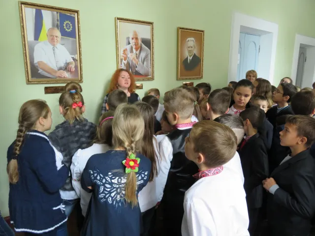 Учні п’ятих класів ЗОШ №22 завітали на екскурсію до Хмельницької міської ради — фото 3