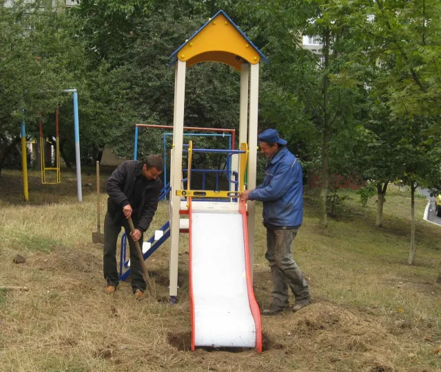 В городе устраивают современные детские и спортивные площадки — фото 2