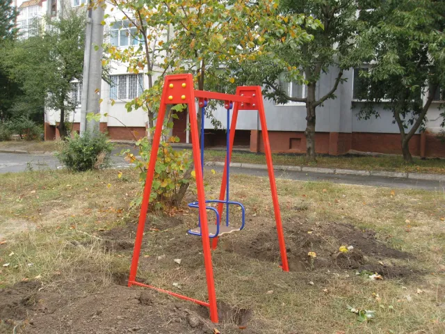 В городе устраивают современные детские и спортивные площадки — фото 3