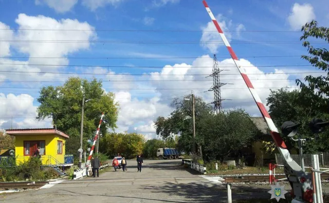 Хмельницькі поліцейські перевірили стан залізничних переїздів — фото 2