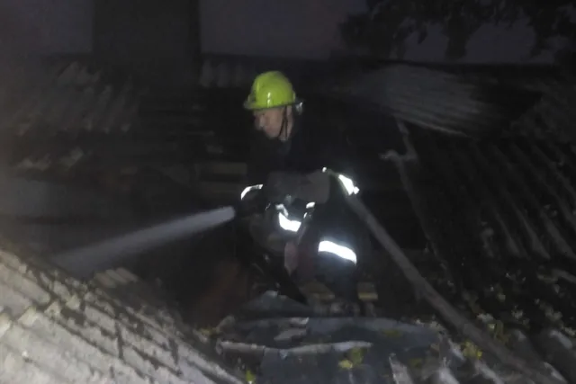 У Кам'янці-Подільському під час пожежі в будинку загинула 75-річна жінка — фото 1