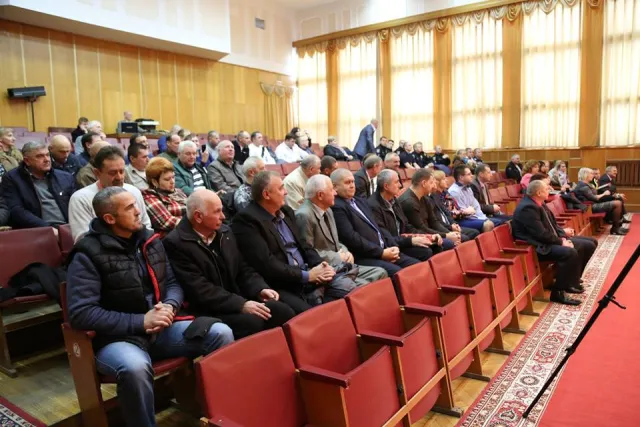 В Хмельницком вручили грамоты автомобилистам и дорожникам по случаю профессионального праздника — фото 1
