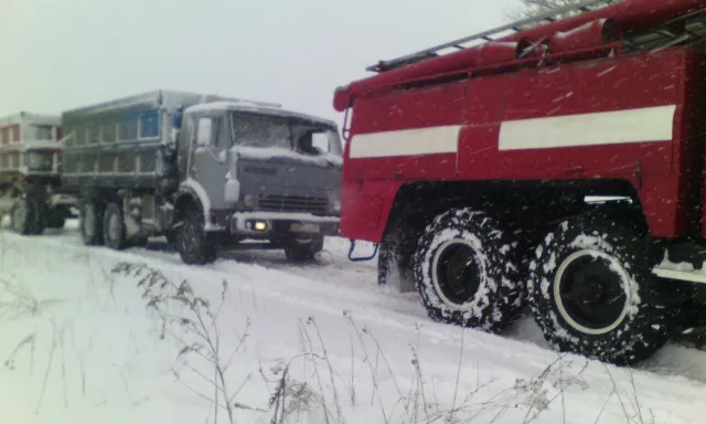 На Хмельниччині ліквідовують наслідки негоди. У всіх населених пунктах відновили електропостачання — фото 2