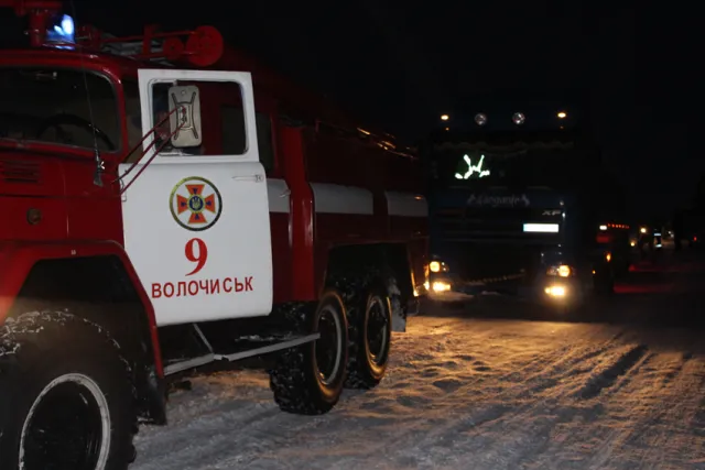 На Хмельниччині ліквідовують наслідки негоди. У всіх населених пунктах відновили електропостачання — фото 26