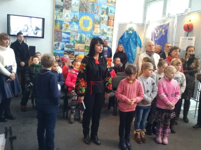 В музеї історії міста проходить виставка присвячена Революції Гідності — фото 1