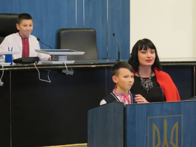 Учні Хмельницької ЗОШ №13 ім. Михайла Чекмана завітали на екскурсію до міської ради — фото 11