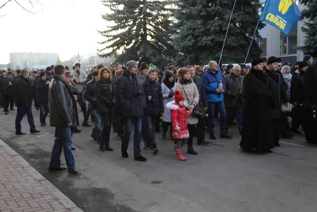 Хмельничани вшанували вічну пам'ять жертв Голодомору — фото 3