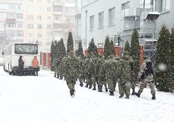З Хмельницького у зону АТО вирушили 25 військовослужбовців — фото 2