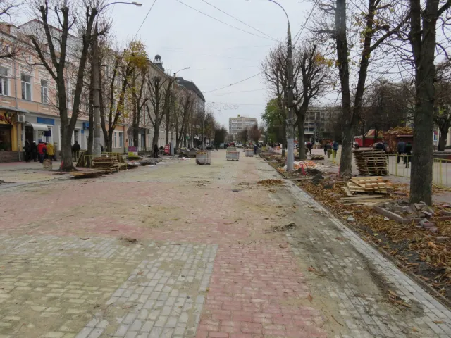 Завершився ремонт вулиці Проскурівської та майданчику біля кінотеатру ім. Шевченка — фото 1
