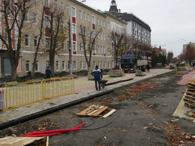 Завершився ремонт вулиці Проскурівської та майданчику біля кінотеатру ім. Шевченка — фото 6