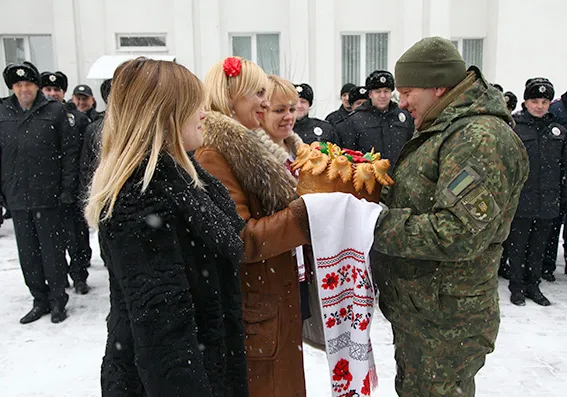 До Хмельницького із зони АТО повернулися 30 поліцейських — фото 5