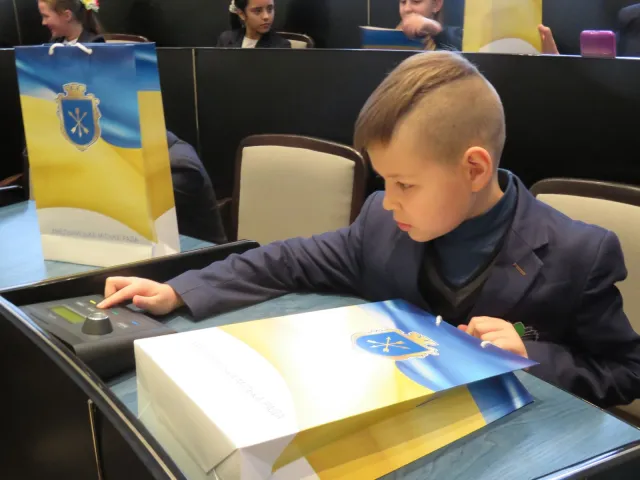 Учні Хмельницької гімназії №1 ім. В. Красицького завітали на екскурсію до міської ради — фото 2