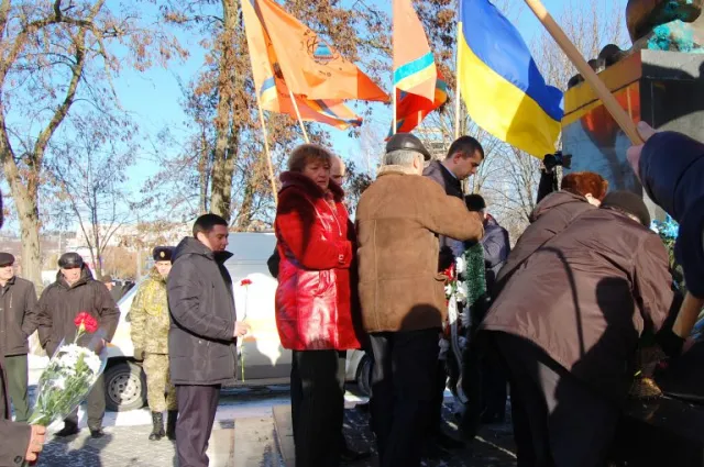 У Хмельницькому вшанували ліквідаторів катастрофи на Чорнобильській АЕС — фото 2