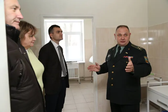 В Хмельницком военном госпитале открыли обновленное ЛОР-отделение — фото 17