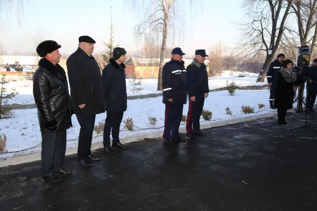Хмельницкие спасатели получили новую пожарную технику и ключи от служебных квартир — фото 2