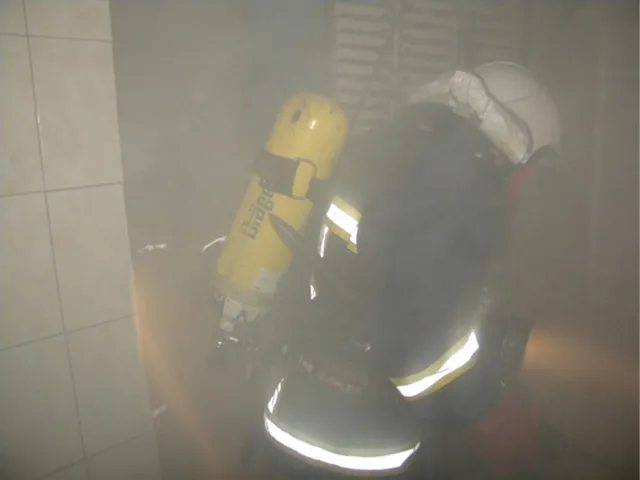 У місті під час пожежі в квартирі ледь не загинув 46-річний чоловік — фото 1