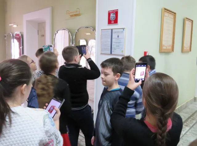 Учні СЗОШ №29 завітали на екскурсію до Хмельницької міської ради — фото 3