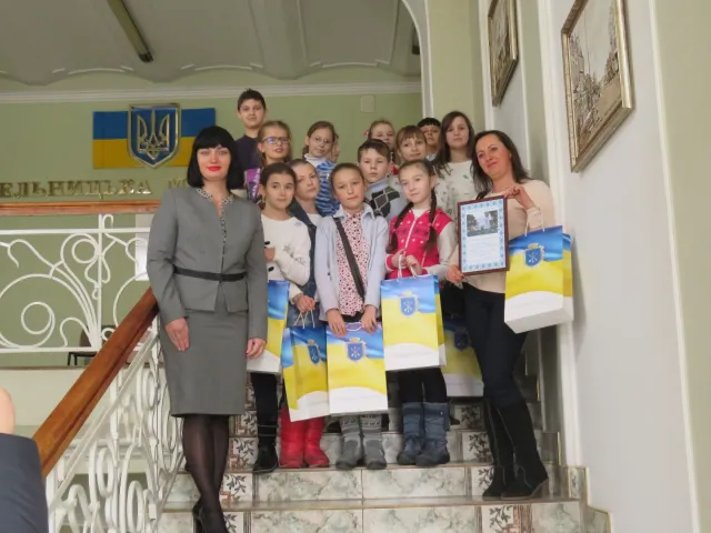 Учні школи №8 завітали на екскурсію до Хмельницької міської ради — фото 13