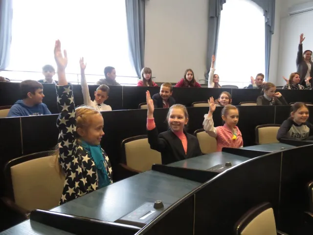 Учні школи №12 завітали на екскурсію до Хмельницької міської ради — фото 11