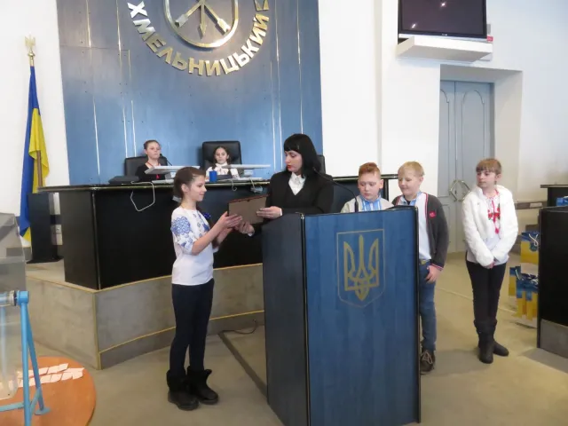 Учні школи №12 завітали на екскурсію до Хмельницької міської ради — фото 12