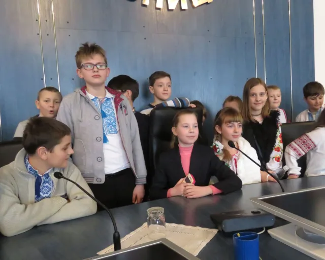 Учні школи №12 завітали на екскурсію до Хмельницької міської ради — фото 17