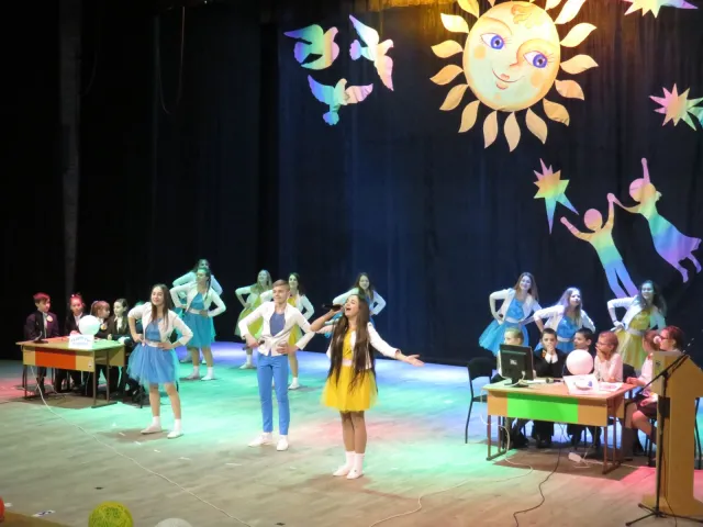 П'ятикласники показали відмінні знання з місцевого самоврядування на брейн-рингу «Моя позиція» — фото 12