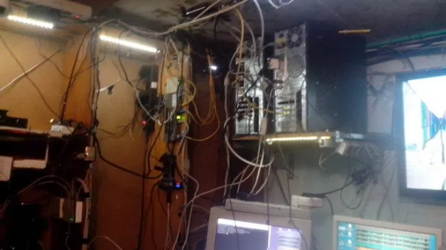 Двоє хмельничан незаконно транслювали телеканали з російською пропагандою — фото 4
