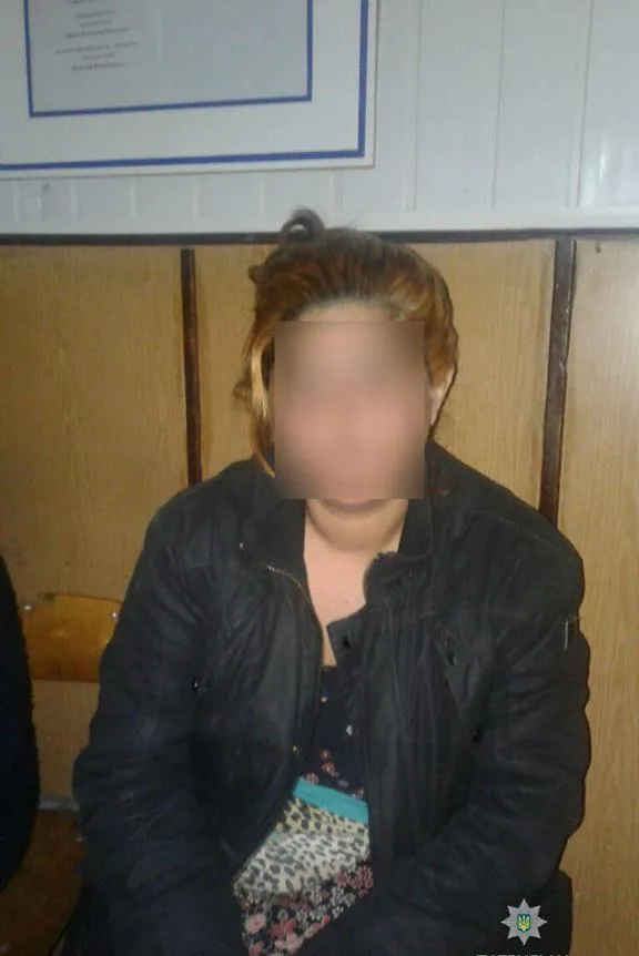 На залізничному вокзалі затримали двох жінок, які перебували у розшуку — фото 1