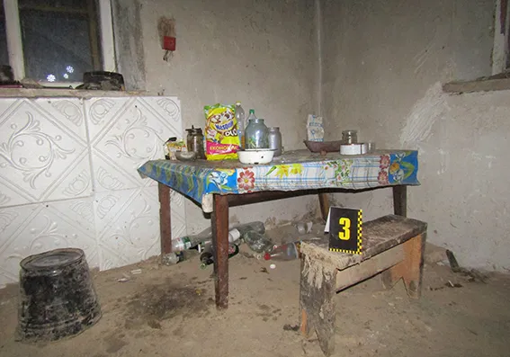 На Хмельниччині п'яний хлопець до смерті побив пенсіонера. Тіло потерпілого знайшли у кущах — фото 1