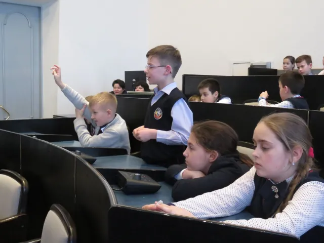 Для учнів гімназії №2 провели цікаву екскурсію у міській раді — фото 13