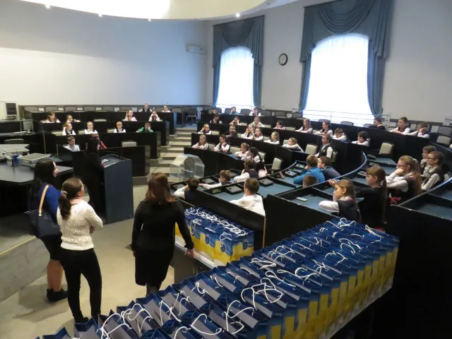Для учнів гімназії №2 провели цікаву екскурсію у міській раді — фото 20