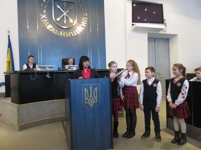 Для учнів гімназії №2 провели цікаву екскурсію у міській раді — фото 25