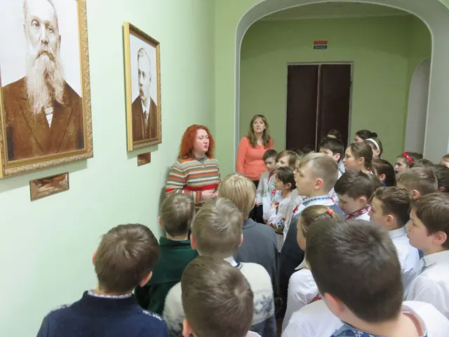 Для учнів школи №24 провели пізнавальну екскурсію у міській раді — фото 3