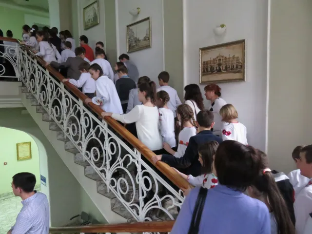 Для учнів школи №24 провели пізнавальну екскурсію у міській раді — фото 4