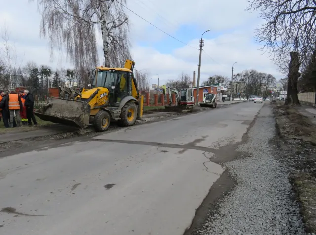 У Хмельницькому облаштовують та ремонтують вулиці міста — фото 13