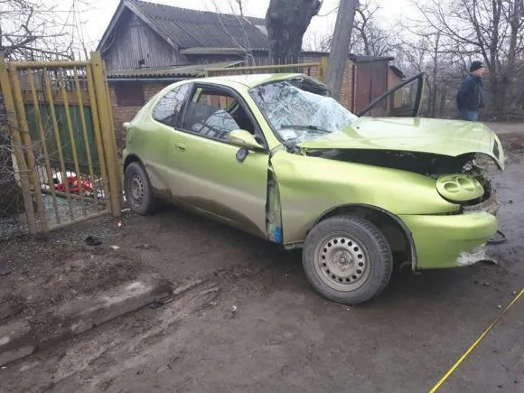 На Вінницькому шосе автомобіль «Daewoo» врізався в електроопору. Водій в реанімації — фото 3