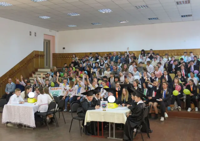 Маленькі хмельничани показали відмінні знання з історії рідного міста на проекті «Битва шкіл» — фото 8