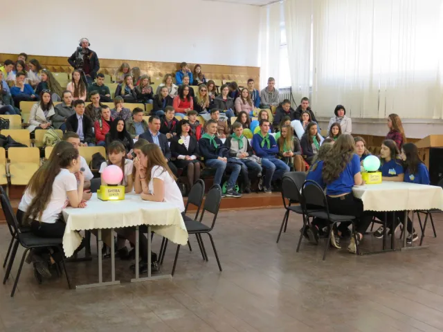 Юні хмельничани показали відмінні знання з історії рідного міста на брейн-рингу «Моя позиція» та виграли поїздку до Верховної Ради України — фото 9