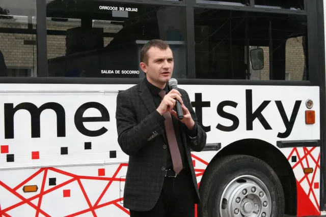 Ретро-фільми, автобусна екскурсія та живі скульптури: у Хмельницькому відкрили туристичний сезон — фото 7