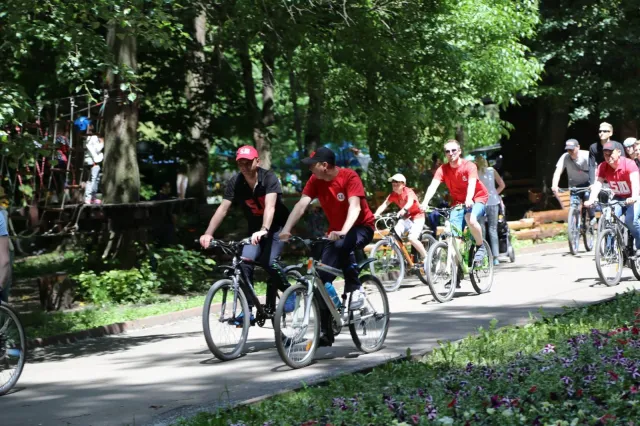 У Хмельницькому відбувся масовий велопробіг вулицями міста — фото 2