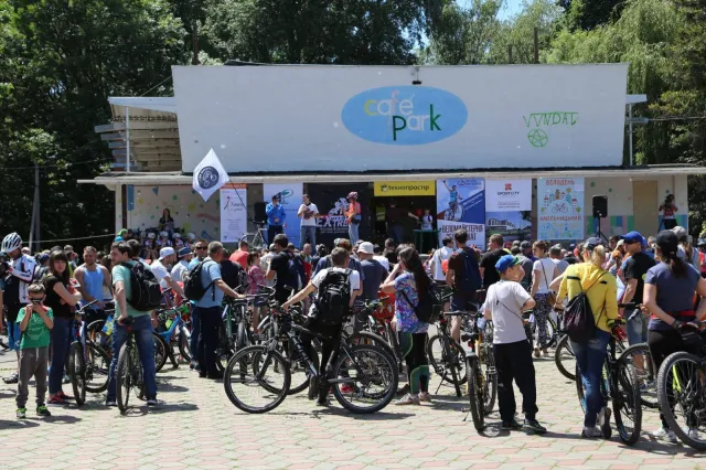 У Хмельницькому відбувся масовий велопробіг вулицями міста — фото 3