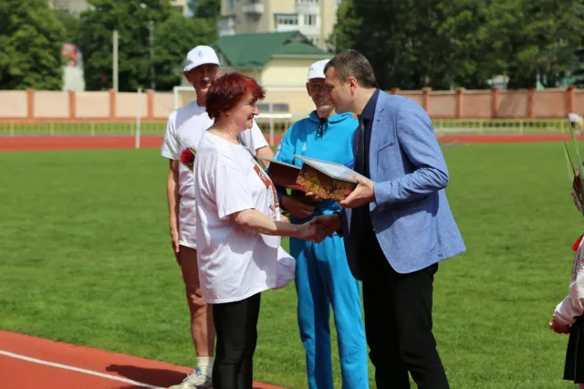 На стадіоні «Поділля» презентували оновлене легкоатлетичне ядро — фото 4