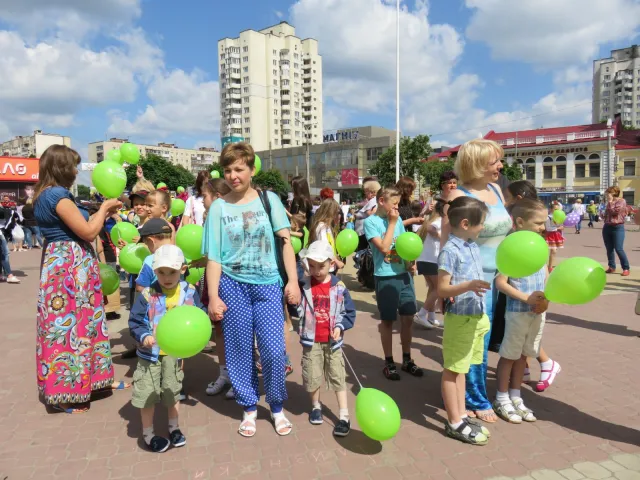 Парад близнят та фестиваль мистецтв «Таланти України»: у Хмельницькому відсвяткували День захисту дітей — фото 14