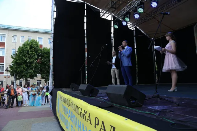 Парад близнят та фестиваль мистецтв «Таланти України»: у Хмельницькому відсвяткували День захисту дітей — фото 4