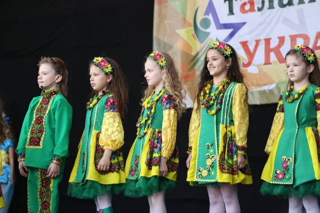 Парад близнят та фестиваль мистецтв «Таланти України»: у Хмельницькому відсвяткували День захисту дітей — фото 6