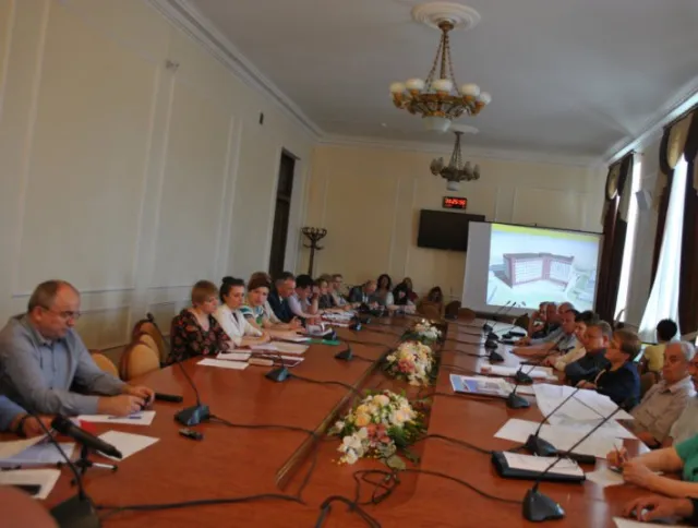 Сім поверхів та 185 ліжок: у Хмельницькому презентували проект нового корпусу обласної дитячої лікарні — фото 1