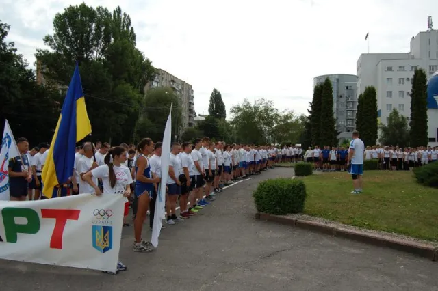 У Хмельницькому відбувся масовий забіг, присвячений Міжнародному Олімпійському дню — фото 1