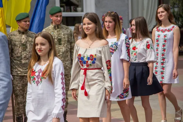 Хмельницькі випускники отримали золоті та срібні медалі — фото 14